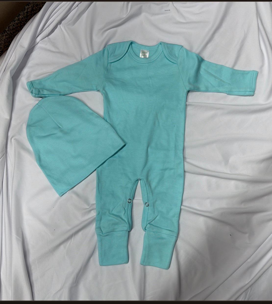 Non-footed raglan romper + newborn hat
