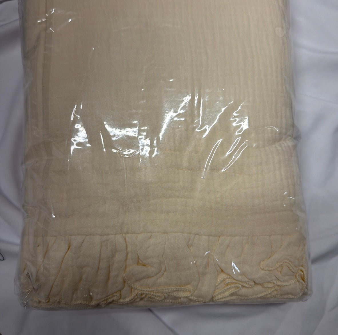 2-Layer Muslin Ruffle Blanket